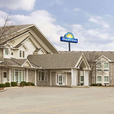 Days Inn By Wyndham Guelph Bagian luar foto