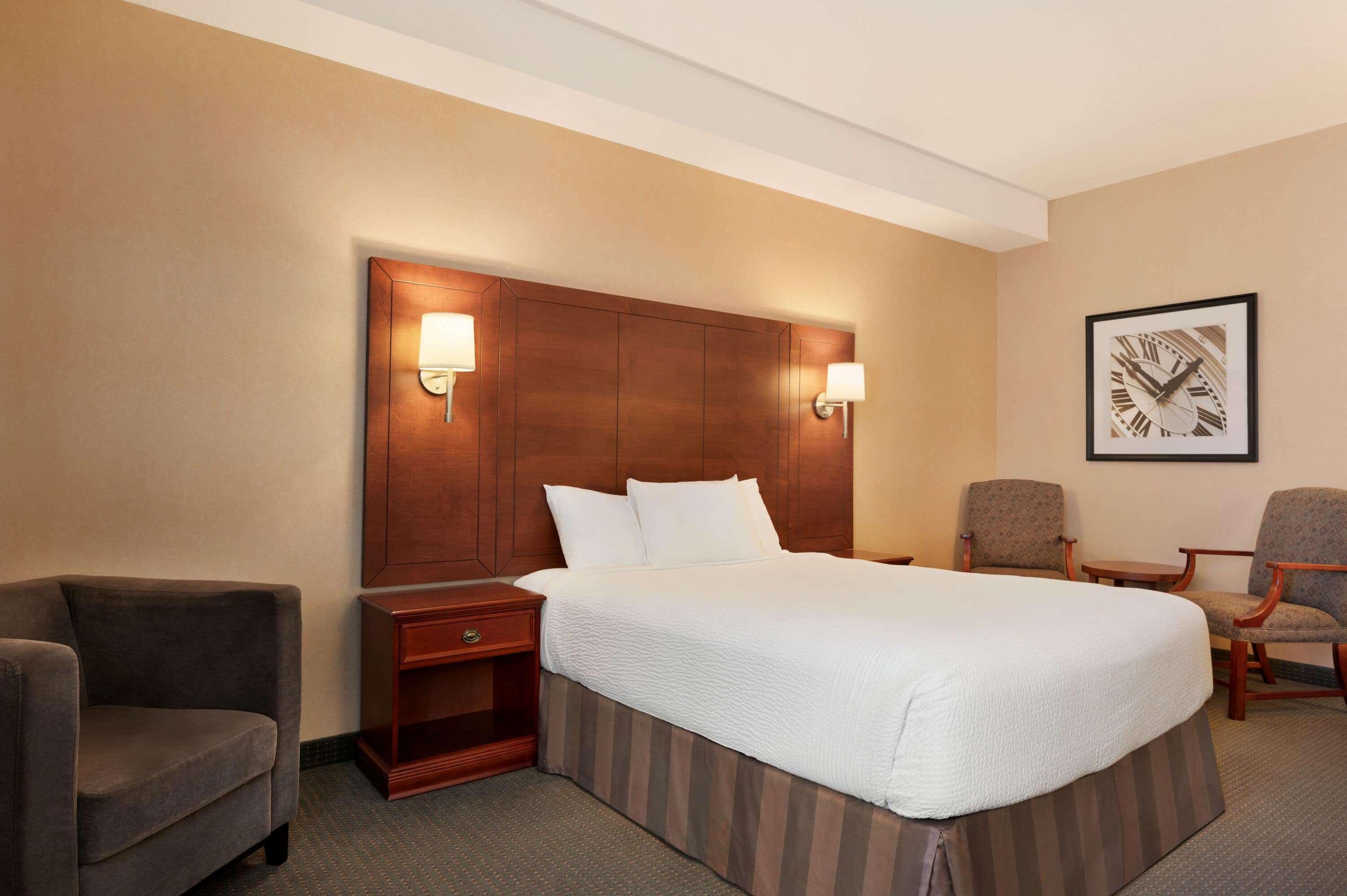 Days Inn By Wyndham Guelph Bagian luar foto