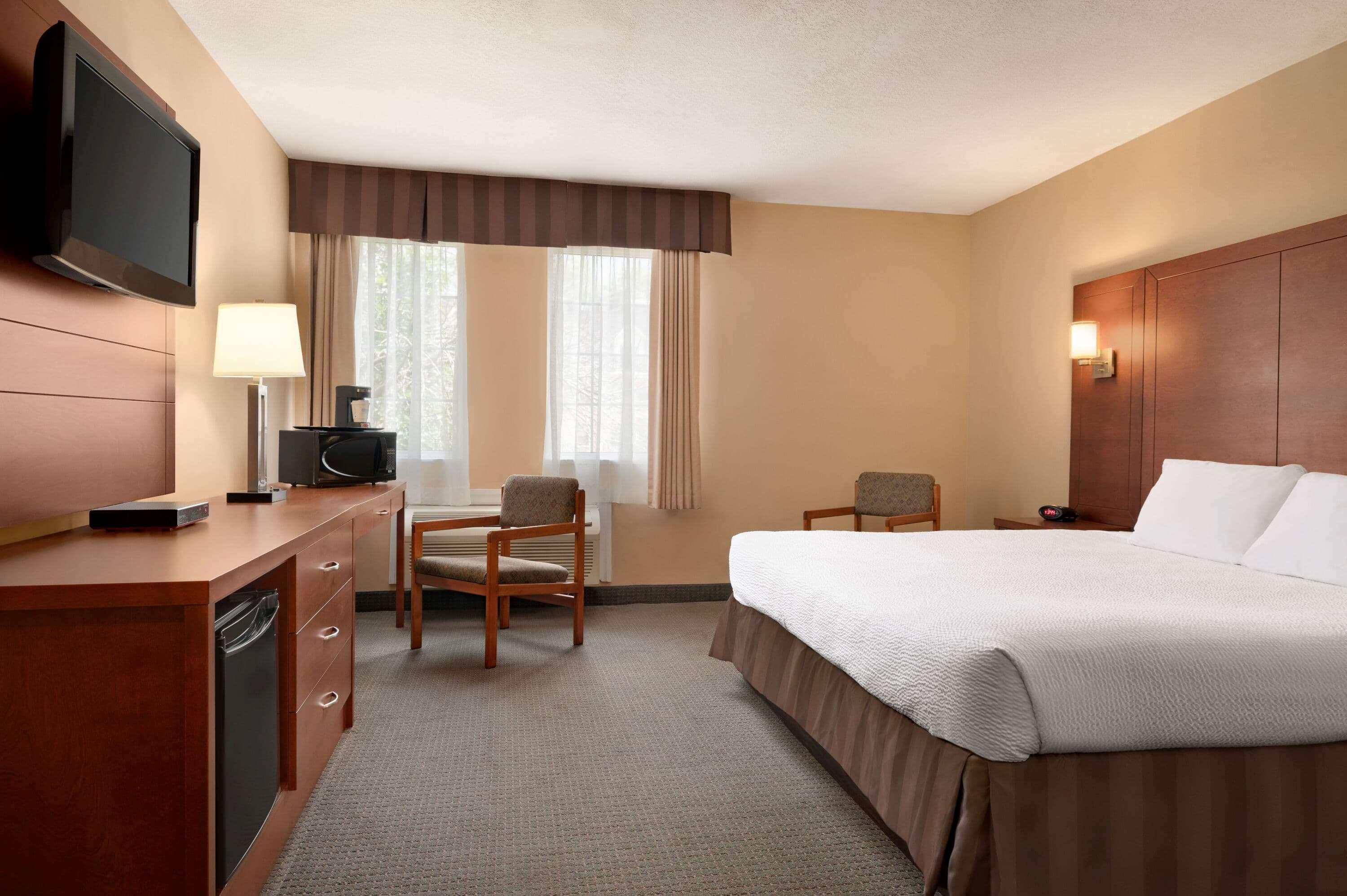 Days Inn By Wyndham Guelph Bagian luar foto