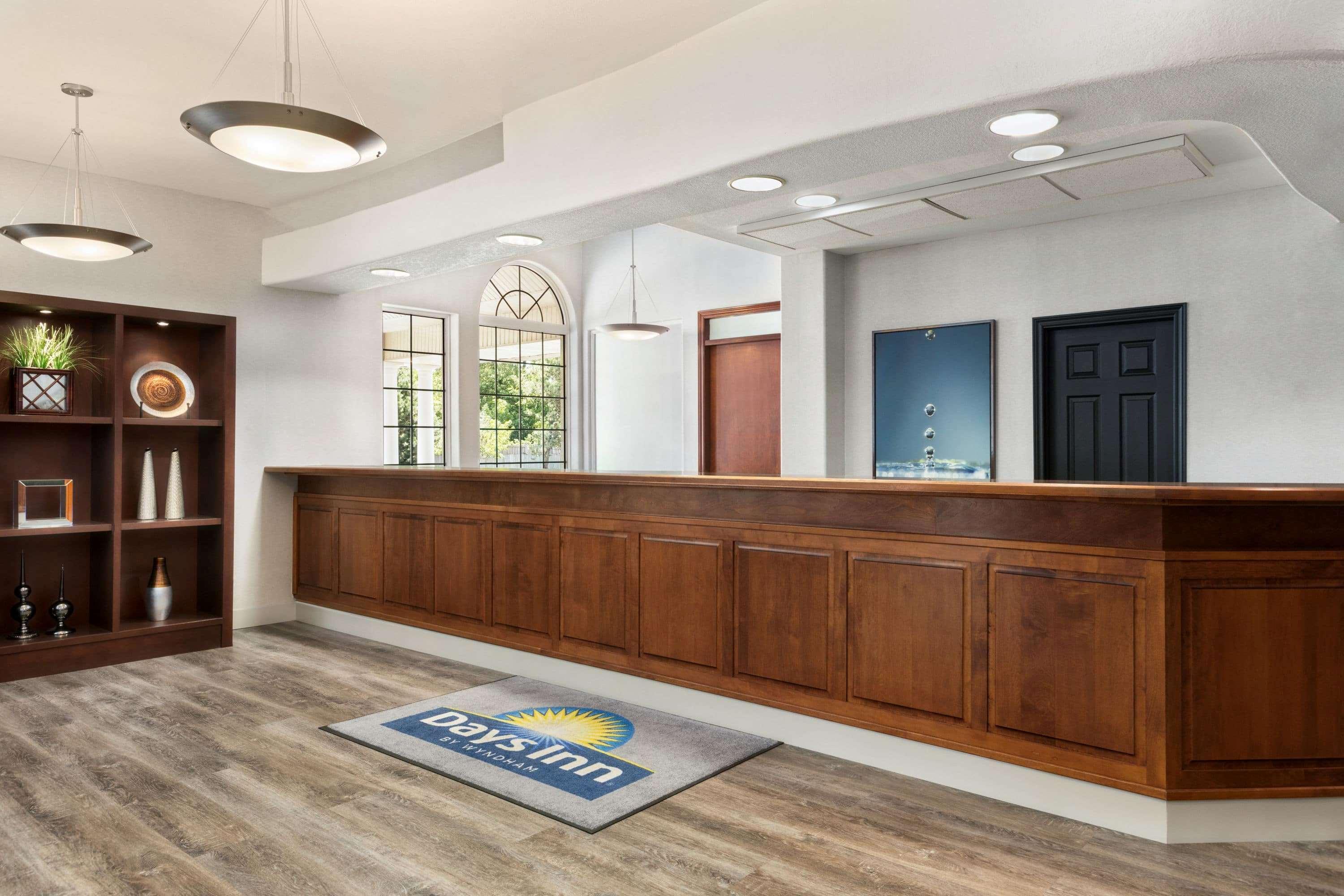 Days Inn By Wyndham Guelph Bagian luar foto
