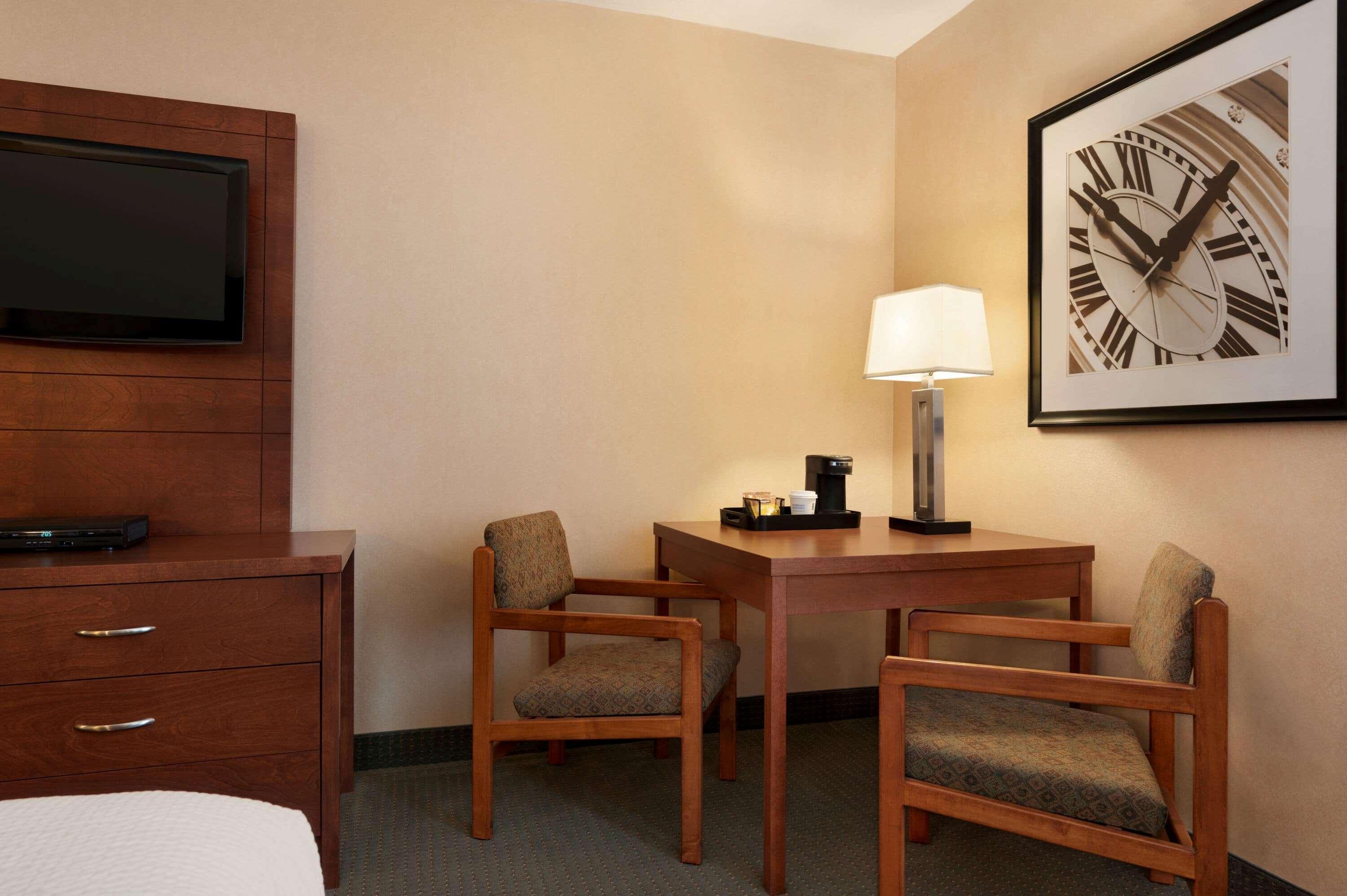 Days Inn By Wyndham Guelph Bagian luar foto